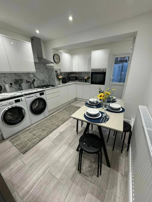 Modern 5 Bed Near Excel -Big Ben Vila Londres Exterior foto